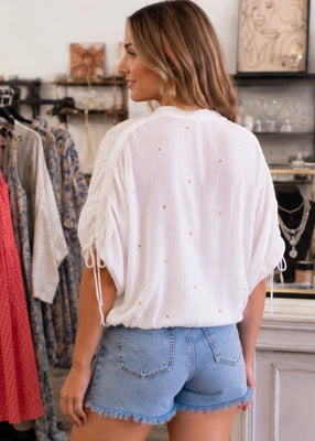 THE DAISY TOP
